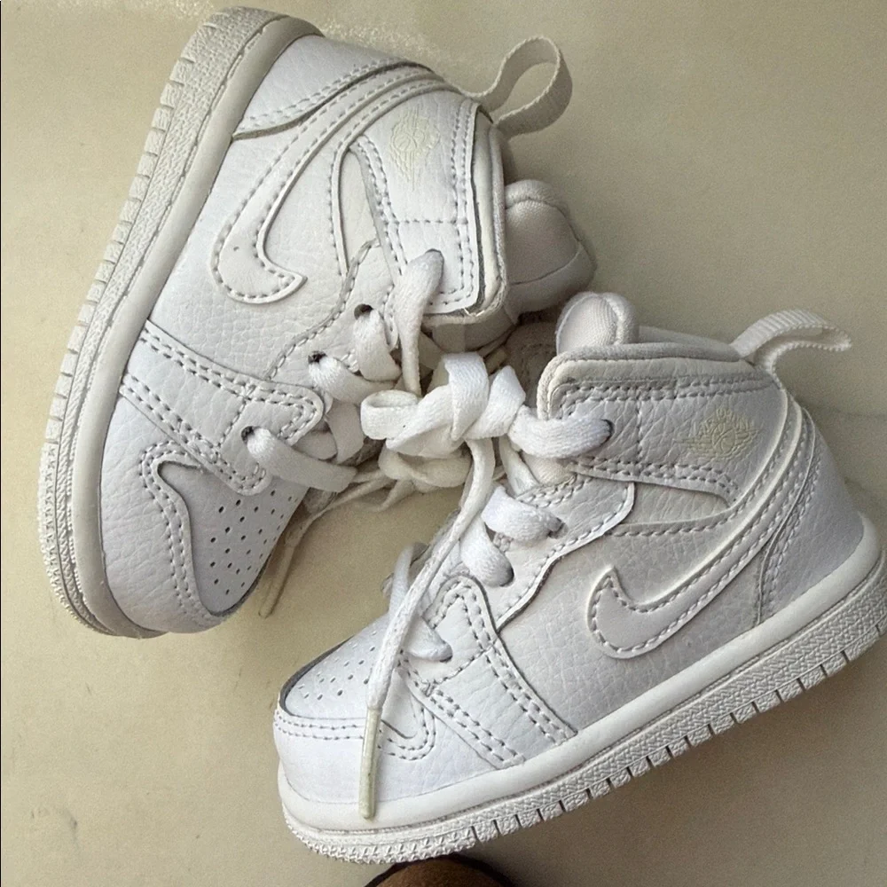 Air Jordan’s Size 4 infant